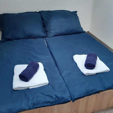 Peak Apartman Еґер Екстер'єр фото