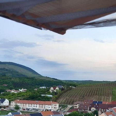 Peak Apartman Еґер Екстер'єр фото
