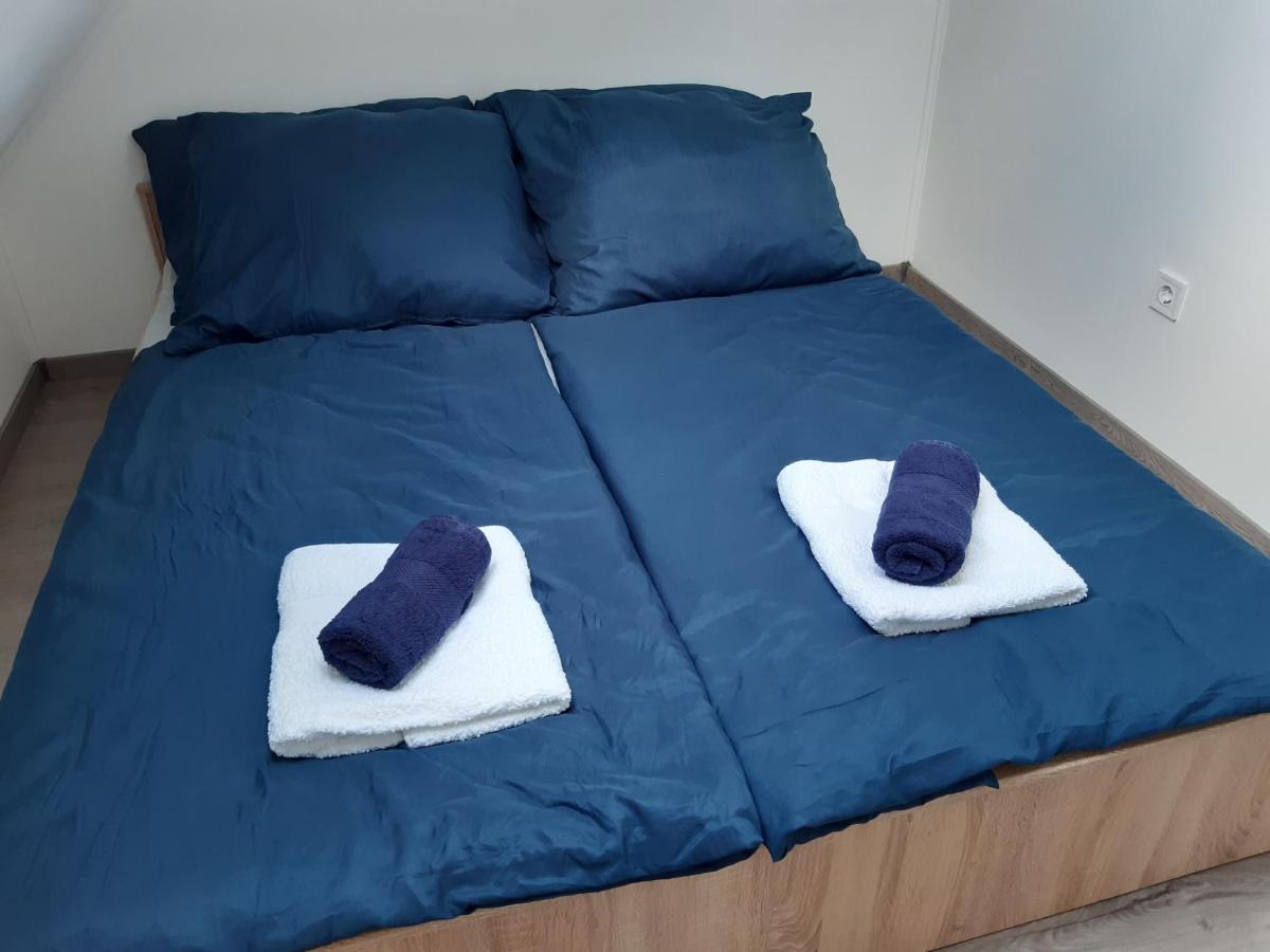Peak Apartman Еґер Екстер'єр фото