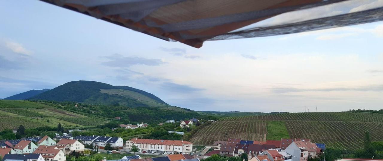Peak Apartman Еґер Екстер'єр фото